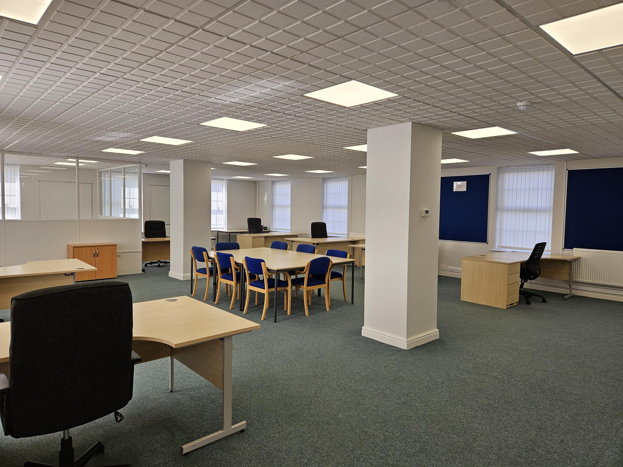 Office in Cannock - photo 3